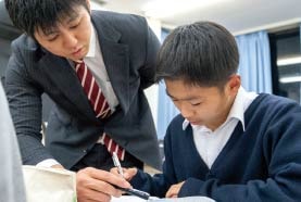個別に解説中の様子